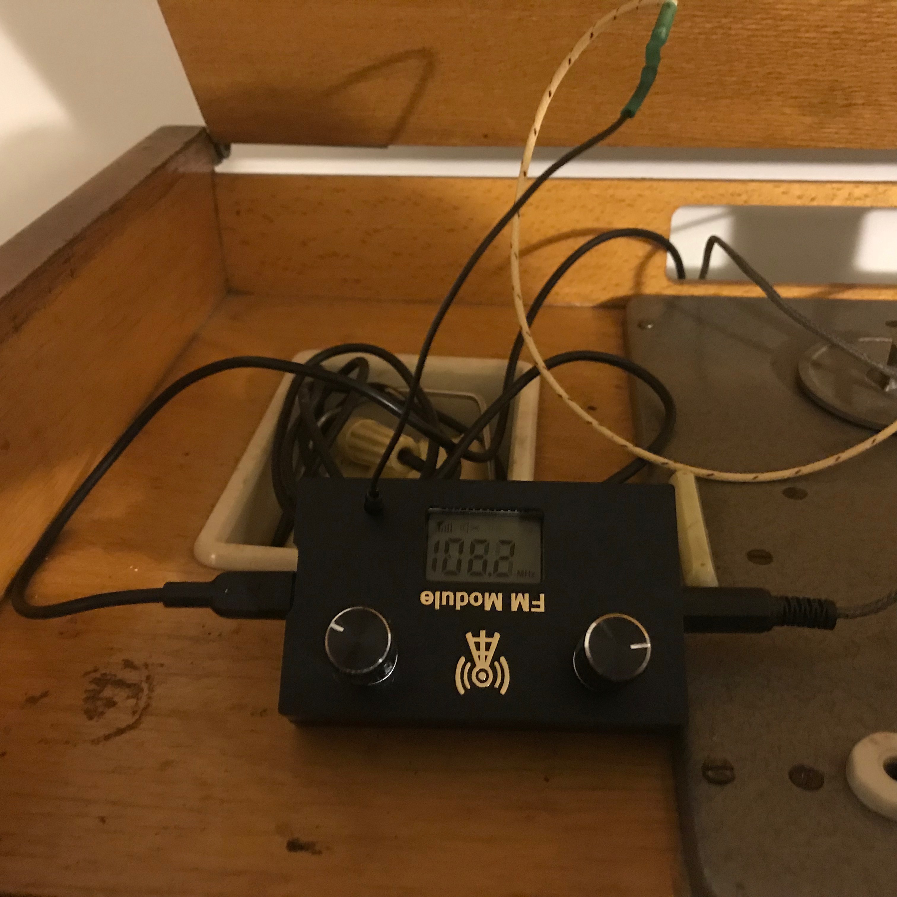 Мастер Кит Реставрация винтажной магнитолы "Вайва" с помощью FM-тюнера MP3510 