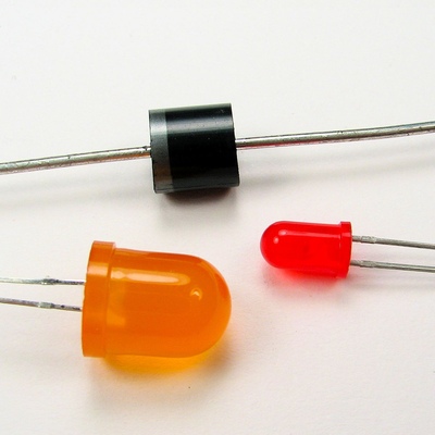 Мастер Кит Урок 2.4 - Диоды и светодиоды