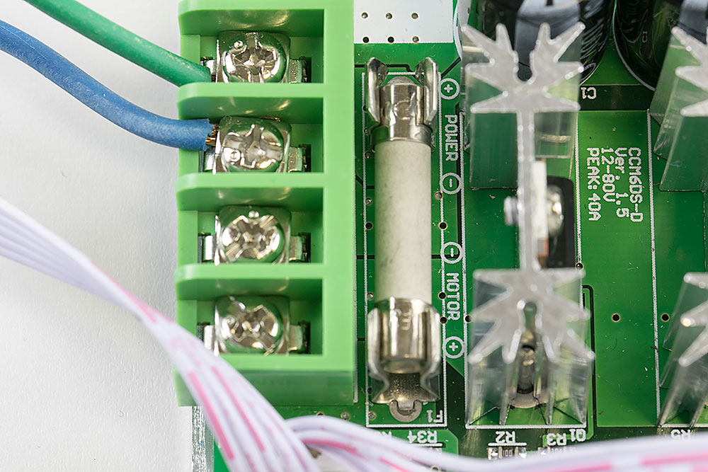 Мастер Кит Обзор регулятора мощности MP301M 12-80В / 30A в корпусе 