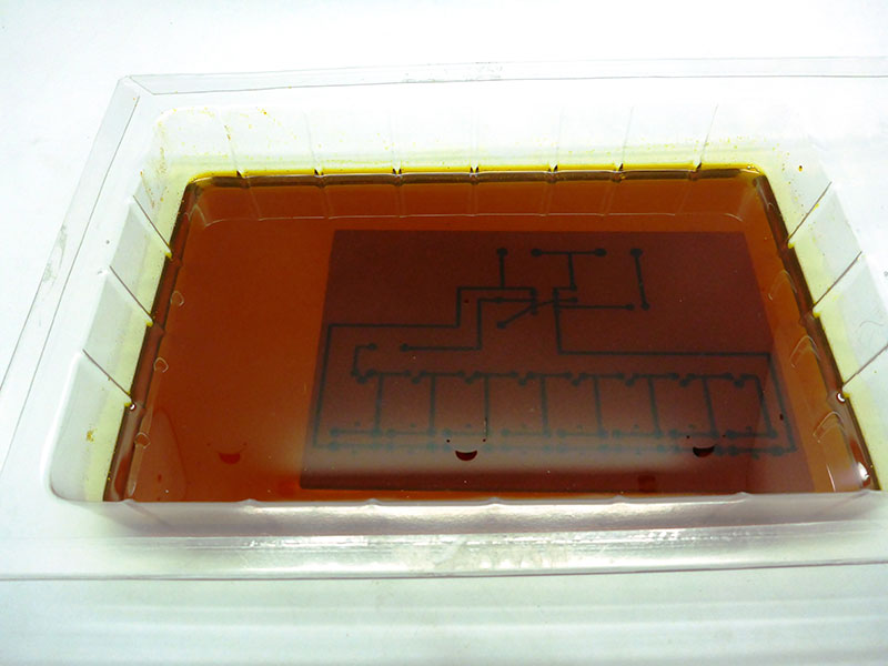 Мастер Кит Настоящая Handmade электроника для начинающих: делаем печатную плату, паяем, настраиваем 