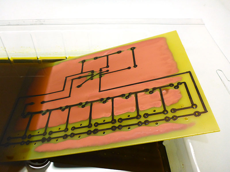 Мастер Кит Настоящая Handmade электроника для начинающих: делаем печатную плату, паяем, настраиваем 